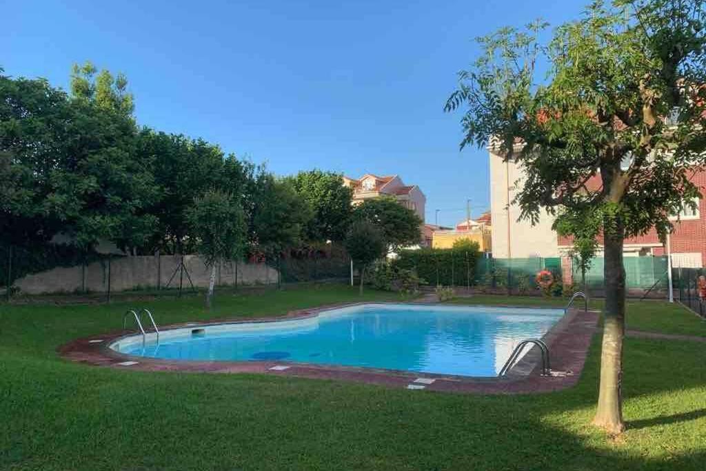 Apartamento en urba con piscina y parking Suances Exterior foto