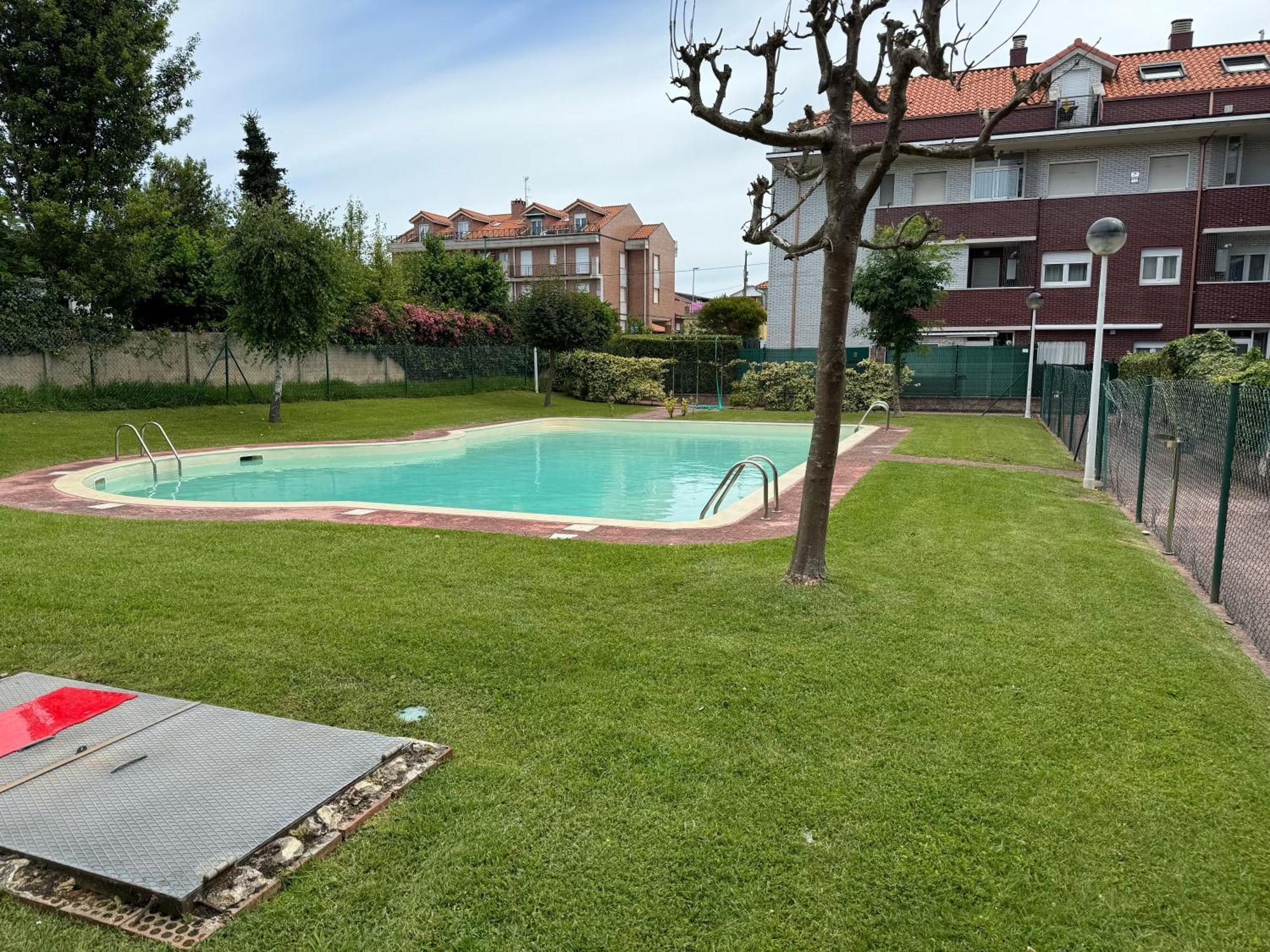 Apartamento en urba con piscina y parking Suances Exterior foto